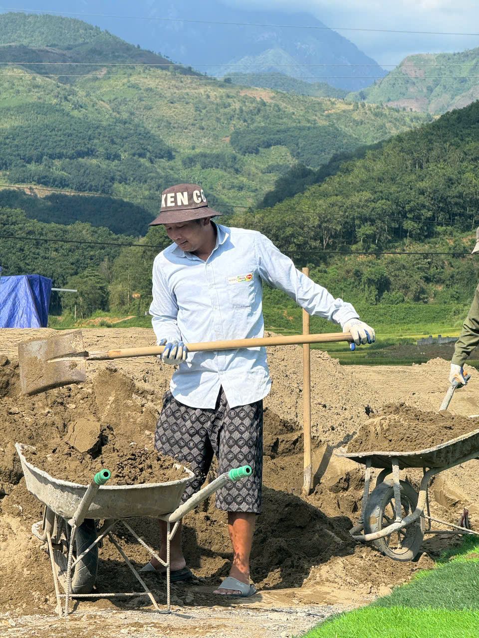 Cải tạo và bảo trì sân cỏ